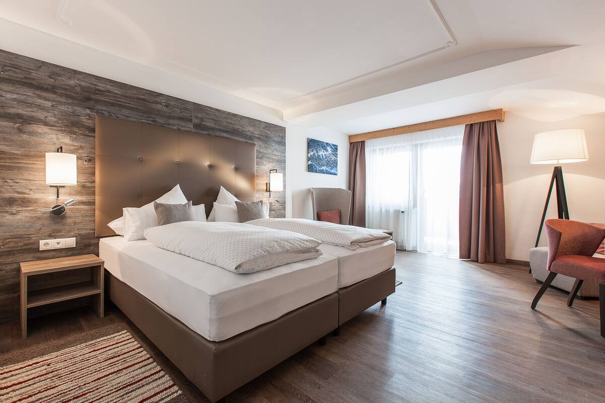 superior double room, balcony, mountain view | premium bedding, in-room safe, desk, soundproofing