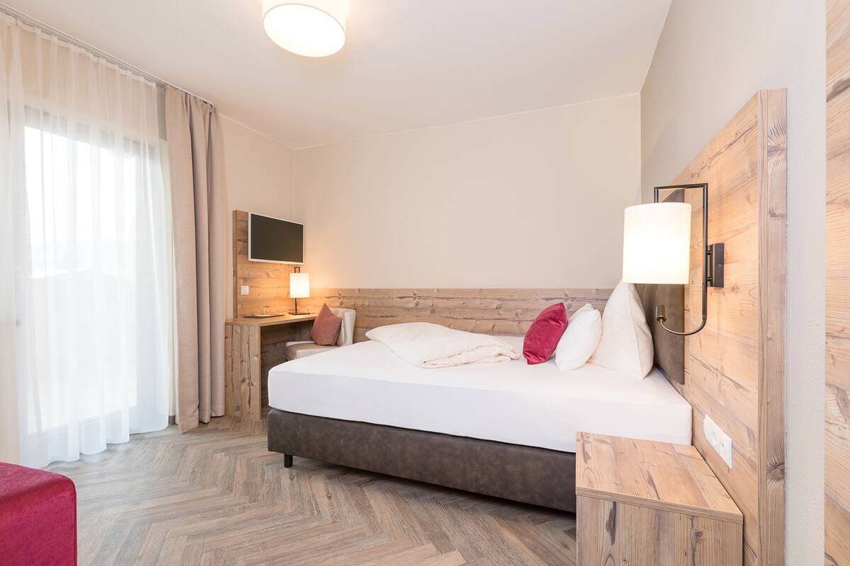 Literie de qualité supérieure, coffres-forts dans les chambres, bureau