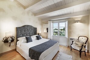 Standard Double or Twin Room | Premium bedding, minibar, desk, soundproofing - Zahir Country House (Noto)