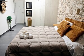 Ropa de cama de alta calidad, escritorio y cunas 