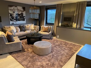 Suite, 1 Bedroom (Owners Suite) | Pillowtop beds, desk, cribs/infant beds, rollaway beds - Morgedal Hotell - Unike Hoteller (Kviteseid)