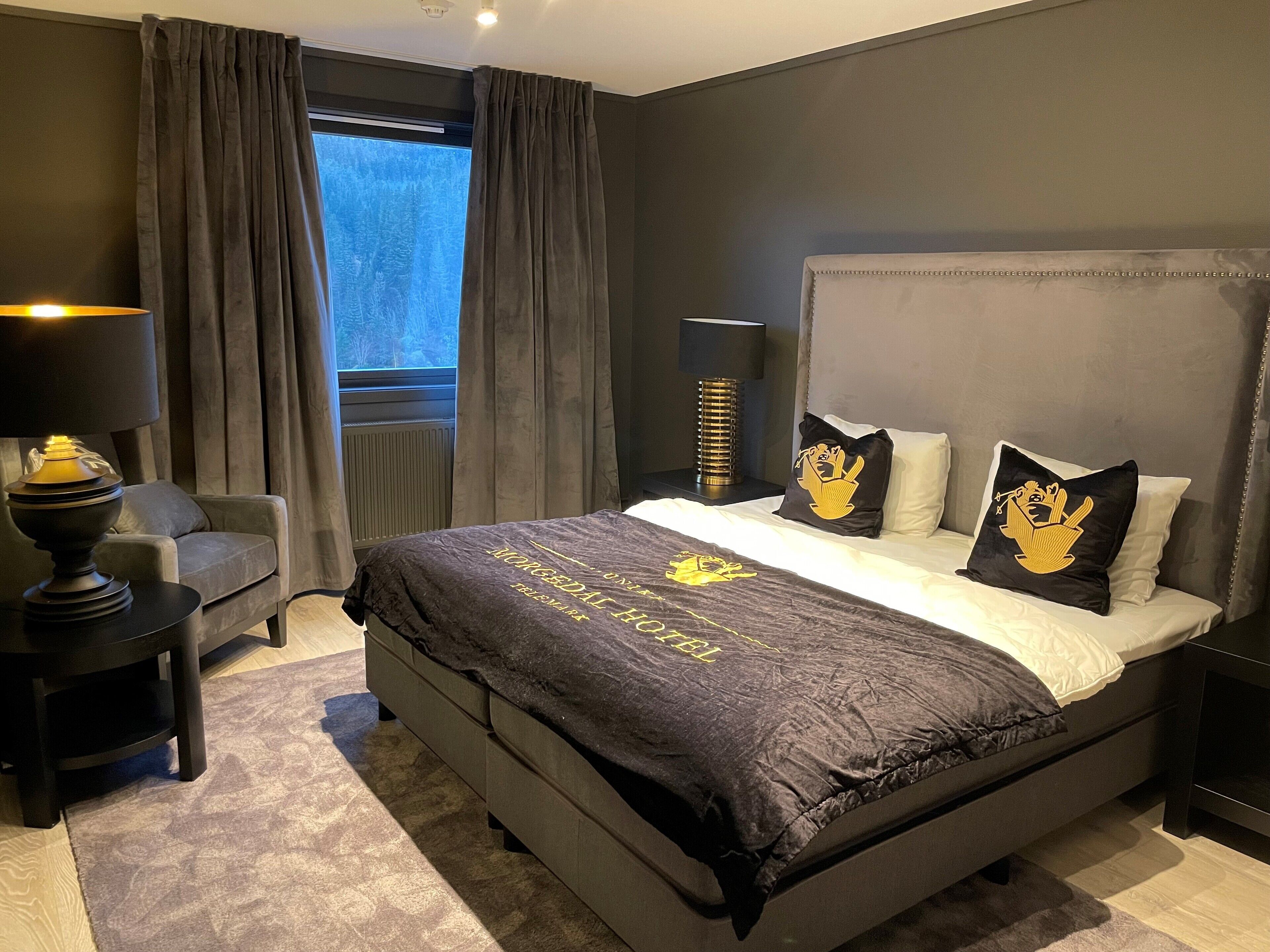 suite, mountain view | 2 bedrooms, pillow-top beds, desk, cots/infant beds