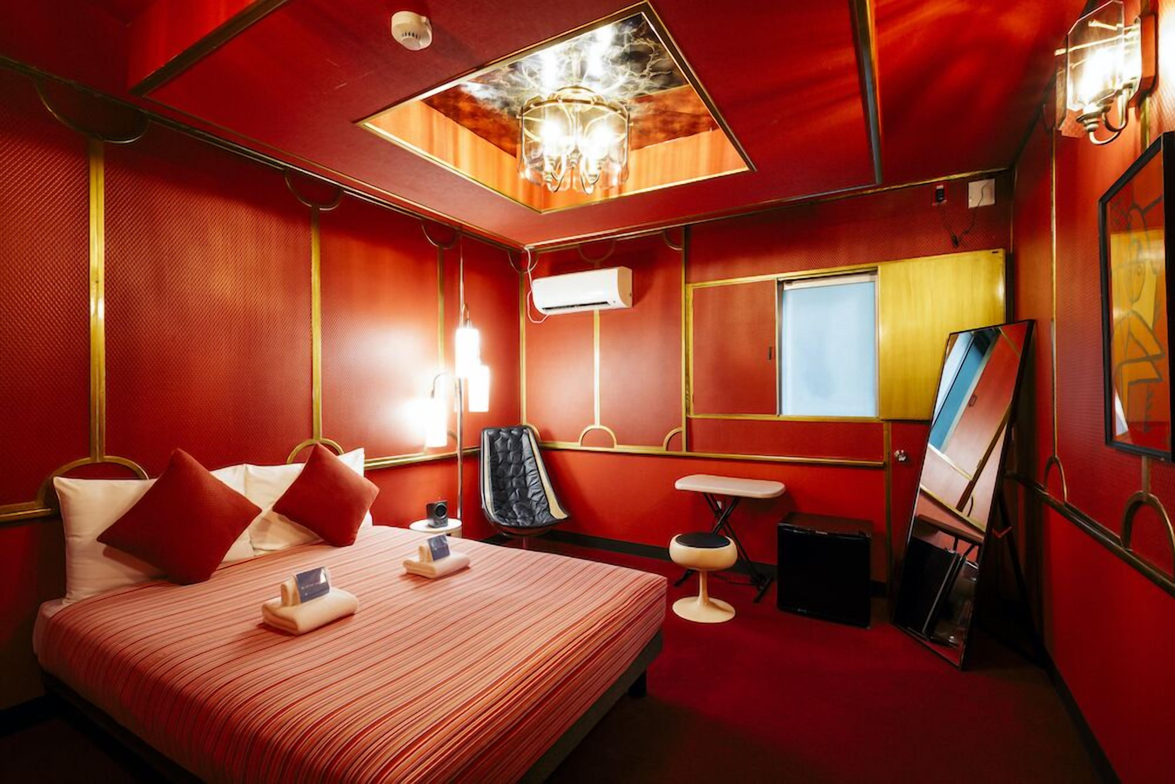 Design Room, 1 Double Bed, Non Smoking, Refrigerator | Desk, blackout drapes, free WiFi, bed sheets