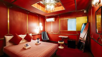 Design Room, 1 Double Bed, Non Smoking, Refrigerator | Desk, blackout curtains, free WiFi, bed sheets