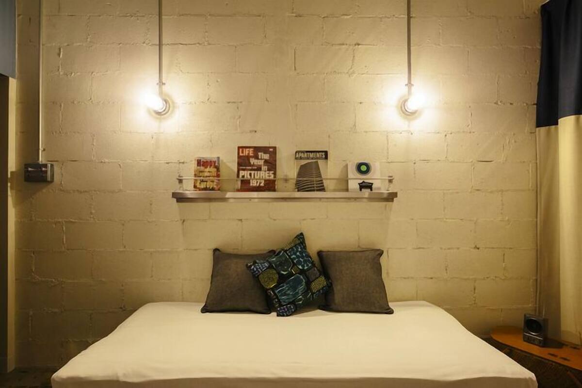 Desk, blackout drapes, WiFi (free), bed sheets