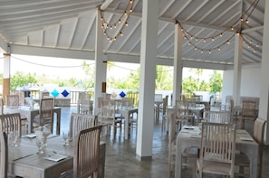 Breakfast, lunch and dinner served  - Brizo (Weligama)