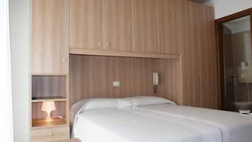 Cofres nos quartos, escrivaninha, Wi-Fi de cortesia