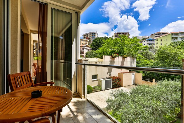 Suite familiar, 2 habitaciones | Terraza o patio