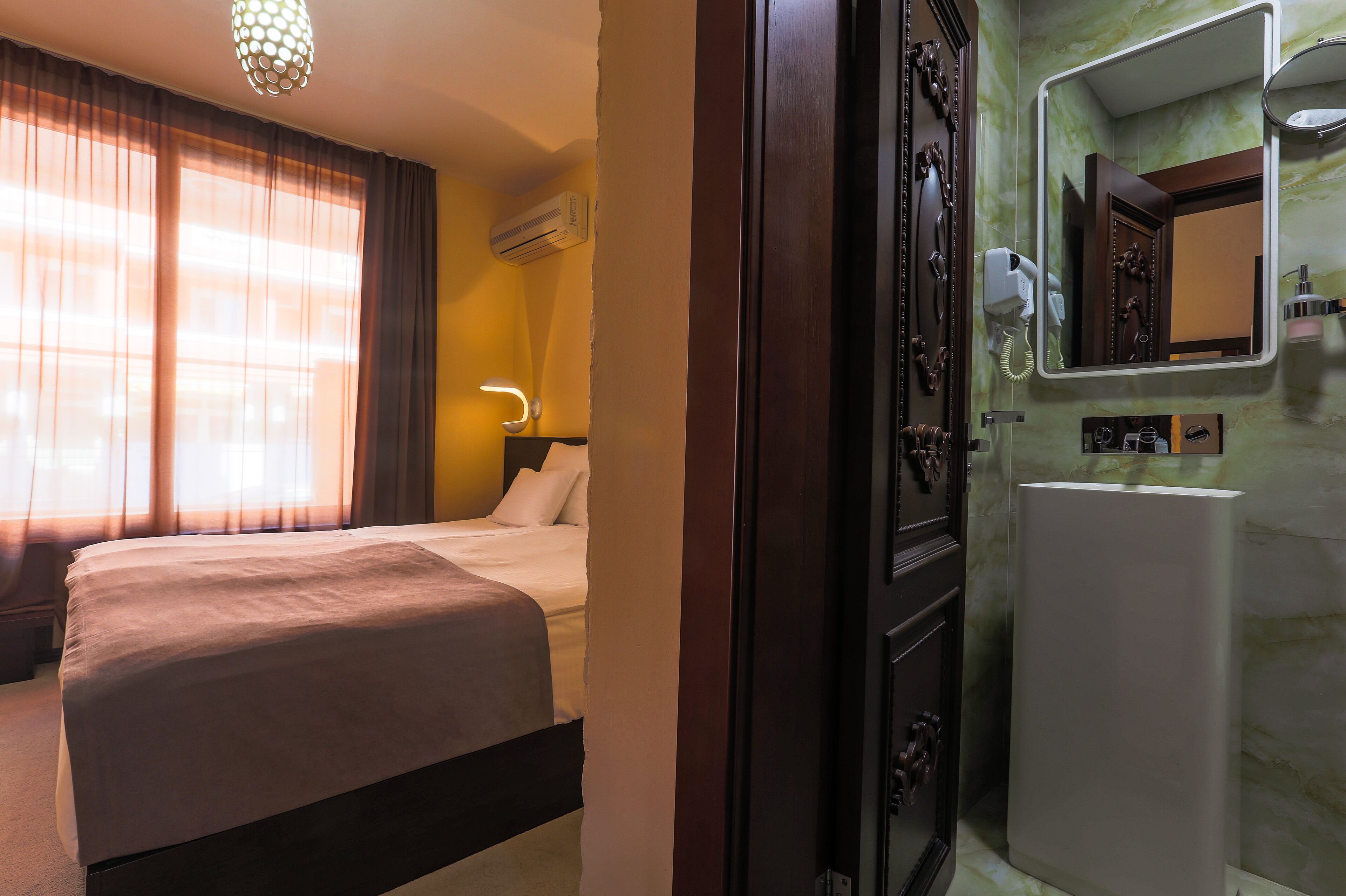 minibar, in-room safe, soundproofing, iron/ironing board