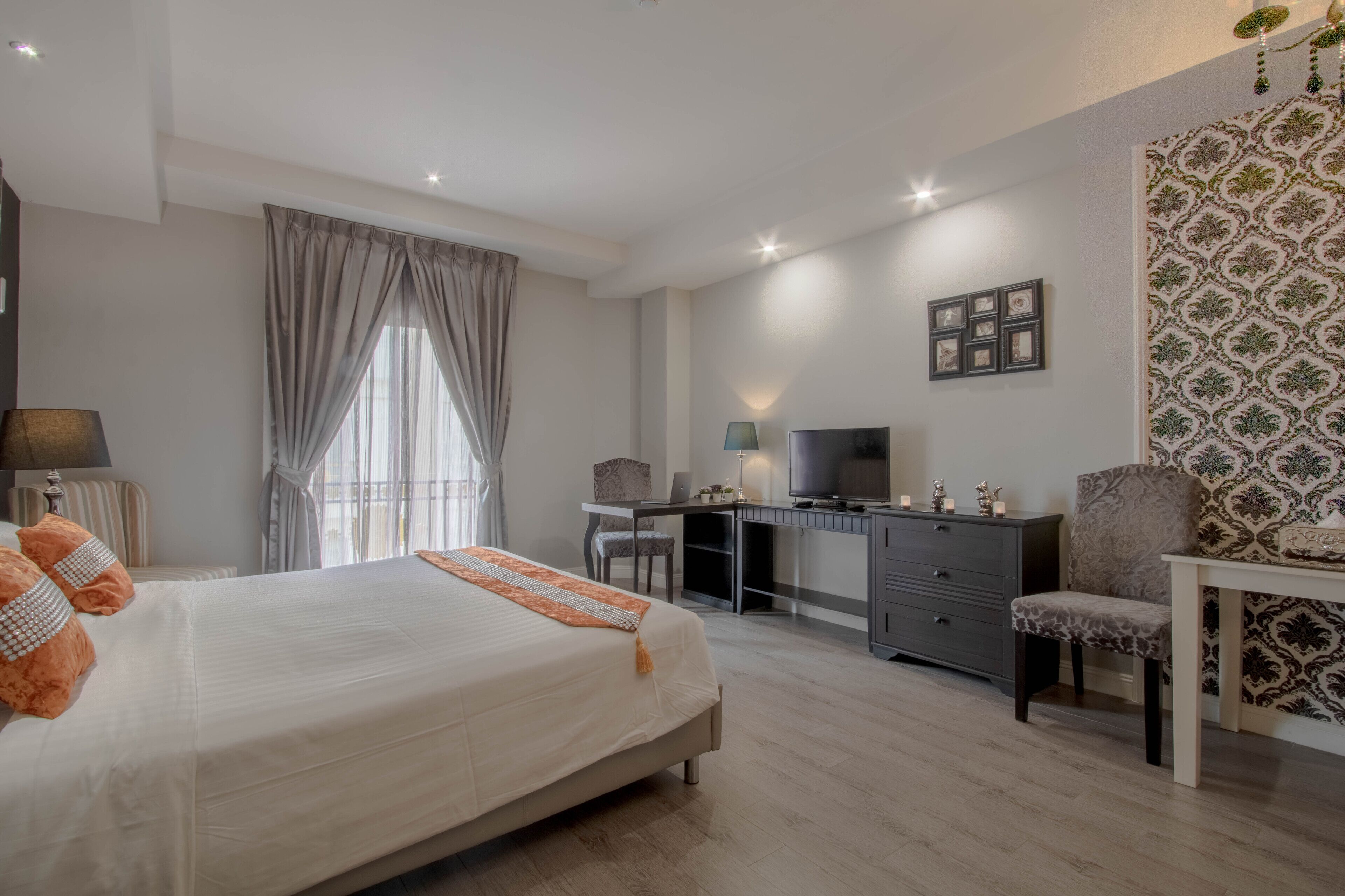 luxury king room | down duvets, minibar, blackout curtains, soundproofing