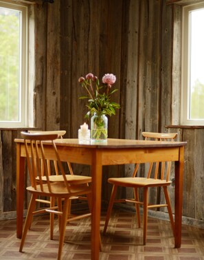 Free buffet breakfast 