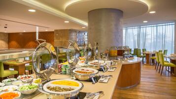 Tägliches Frühstücksbuffet (80 QAR pro Person)