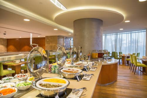 Tägliches Frühstücksbuffet gegen Gebühr