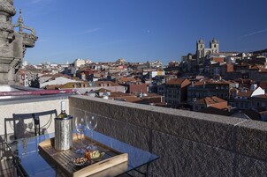 Deluxe Suite, City View | View from room