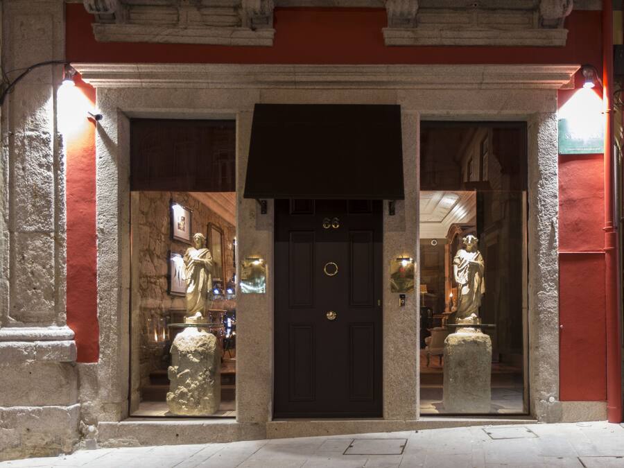 Voorkant accommodatie - avond/nacht