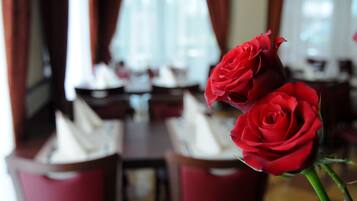 Päivittäinen buffetaamiainen (5 EUR per henkilö)