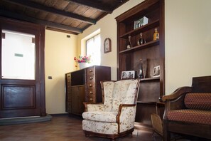 Apartment (Ortensia) | Living area | Flat-screen TV