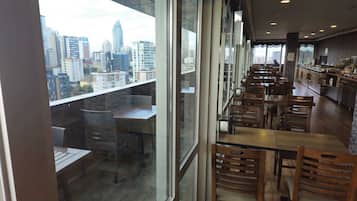 Buffet breakfast for a fee on weekends