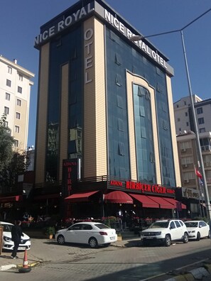 Front of property - Nice Royal Otel (Istanbul)