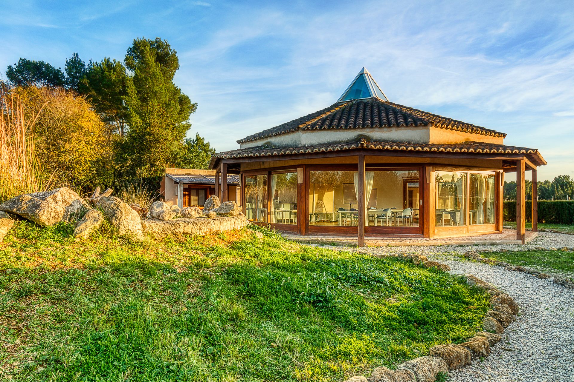 Masajes con piedras calientes, masajes prenatales, masajes deportivos 