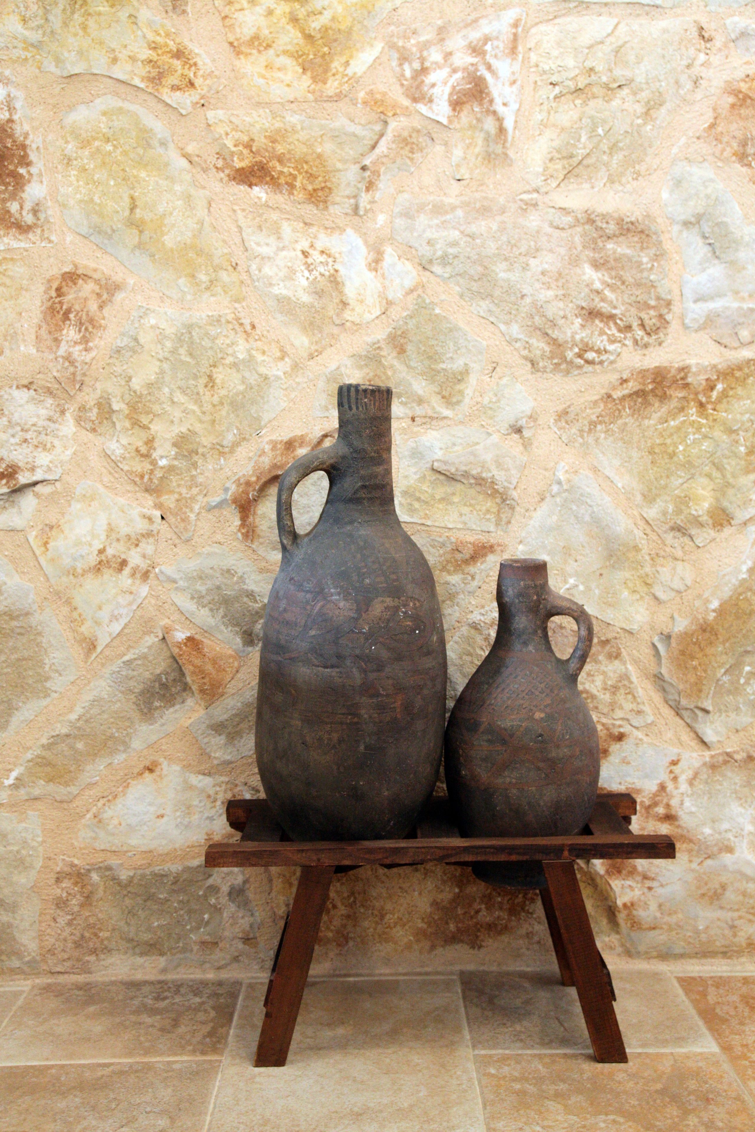 deluxe double room | living area | 26-inch tv with cable channels