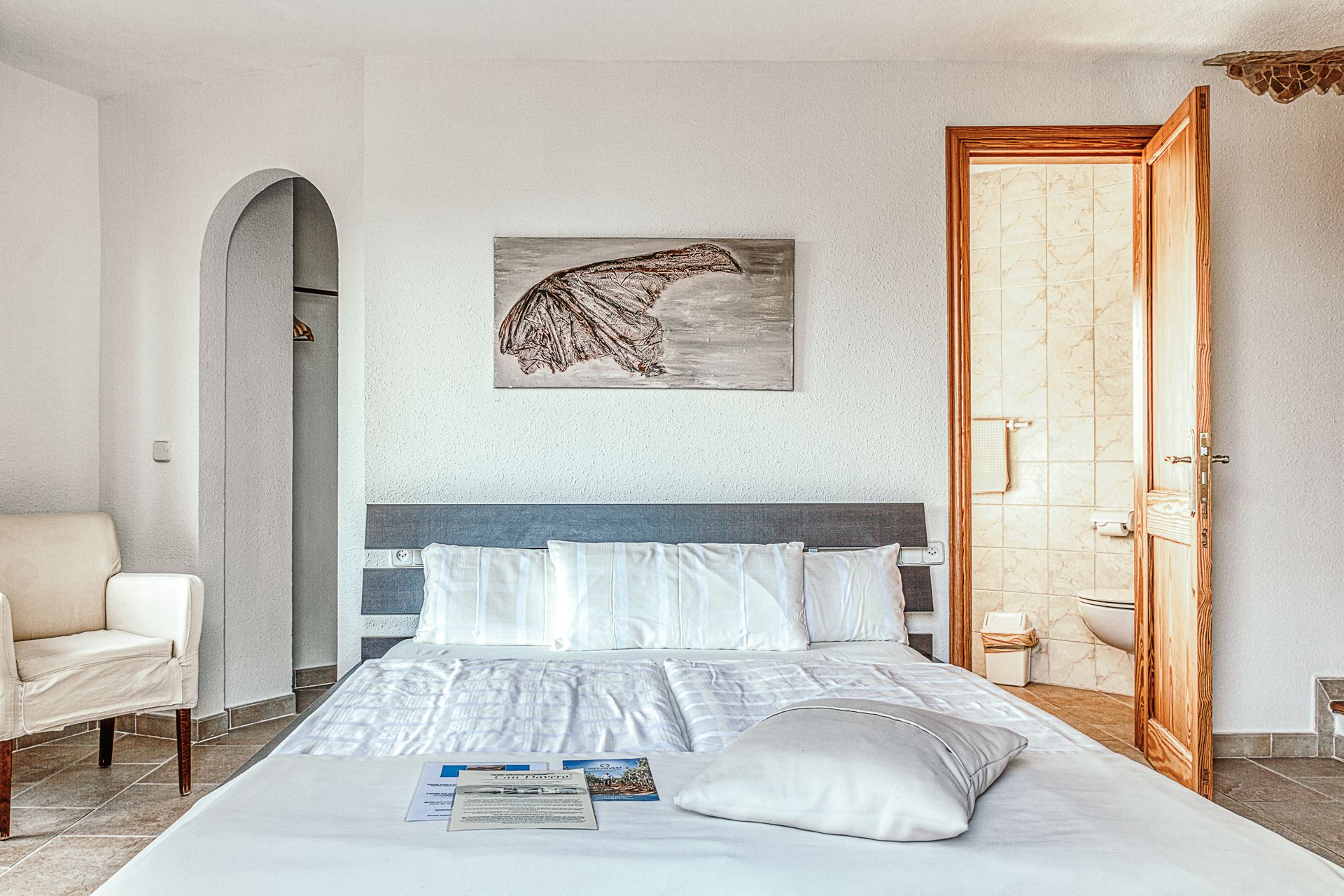 premium bedding, in-room safe, desk, blackout curtains