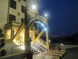 Fachada del alojamiento - Noche