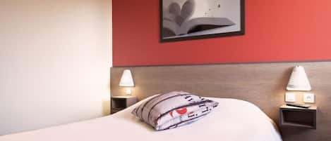 Escritorio, sistema de insonorización, tabla de planchar con plancha