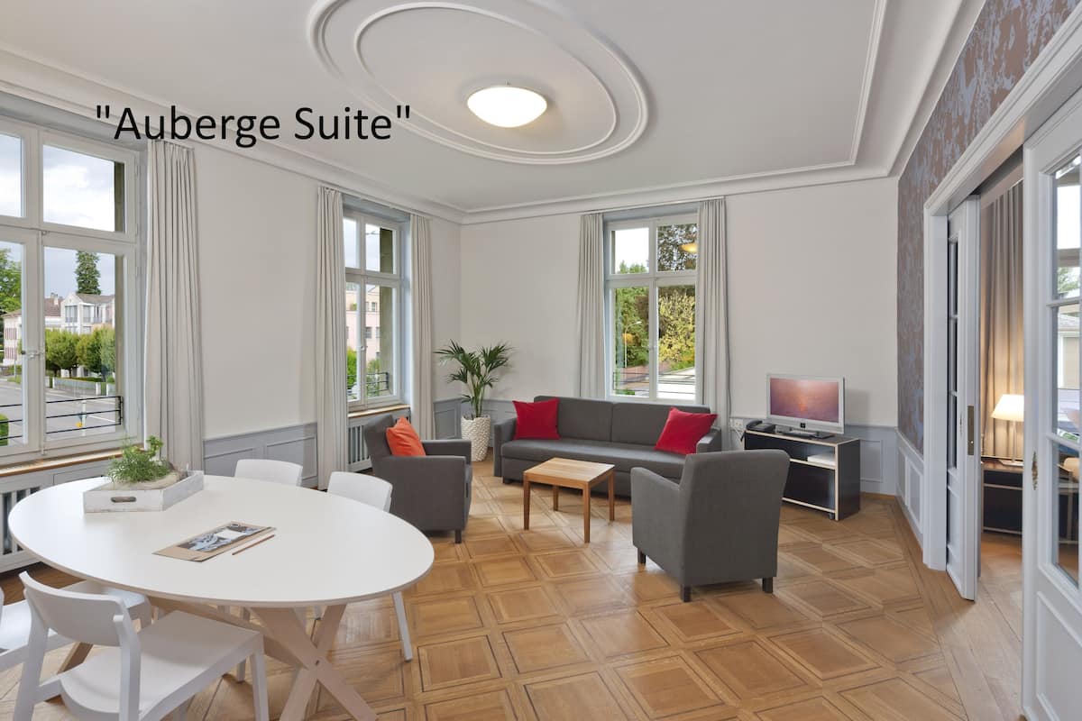 Suite | Wohnbereich | Flachbildfernseher