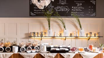 Daily buffet breakfast (CHF 18 per person)