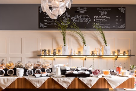 Desayuno buffet diario (CHF 18 por persona). Boutique-Hotel Auberge Langenthal