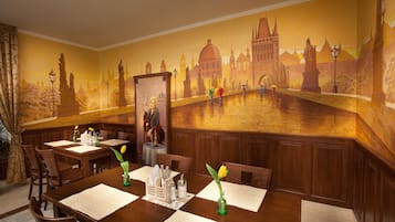 Daily buffet breakfast (CZK 225 per person)
