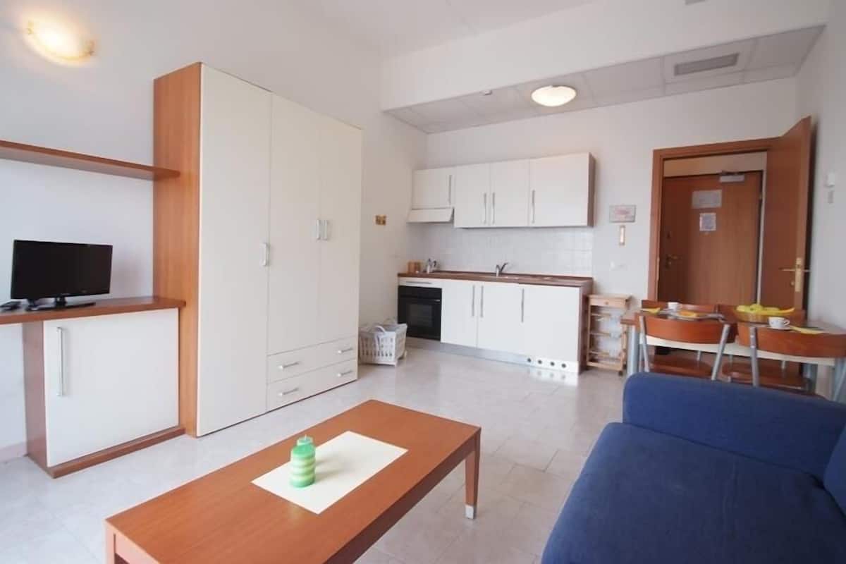Studio (3 pax) | Living area | TV