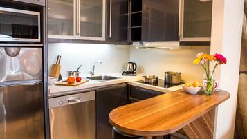 In-room safe, desk, soundproofing, free WiFi