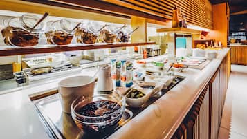 Daily buffet breakfast (NOK 149 per person)