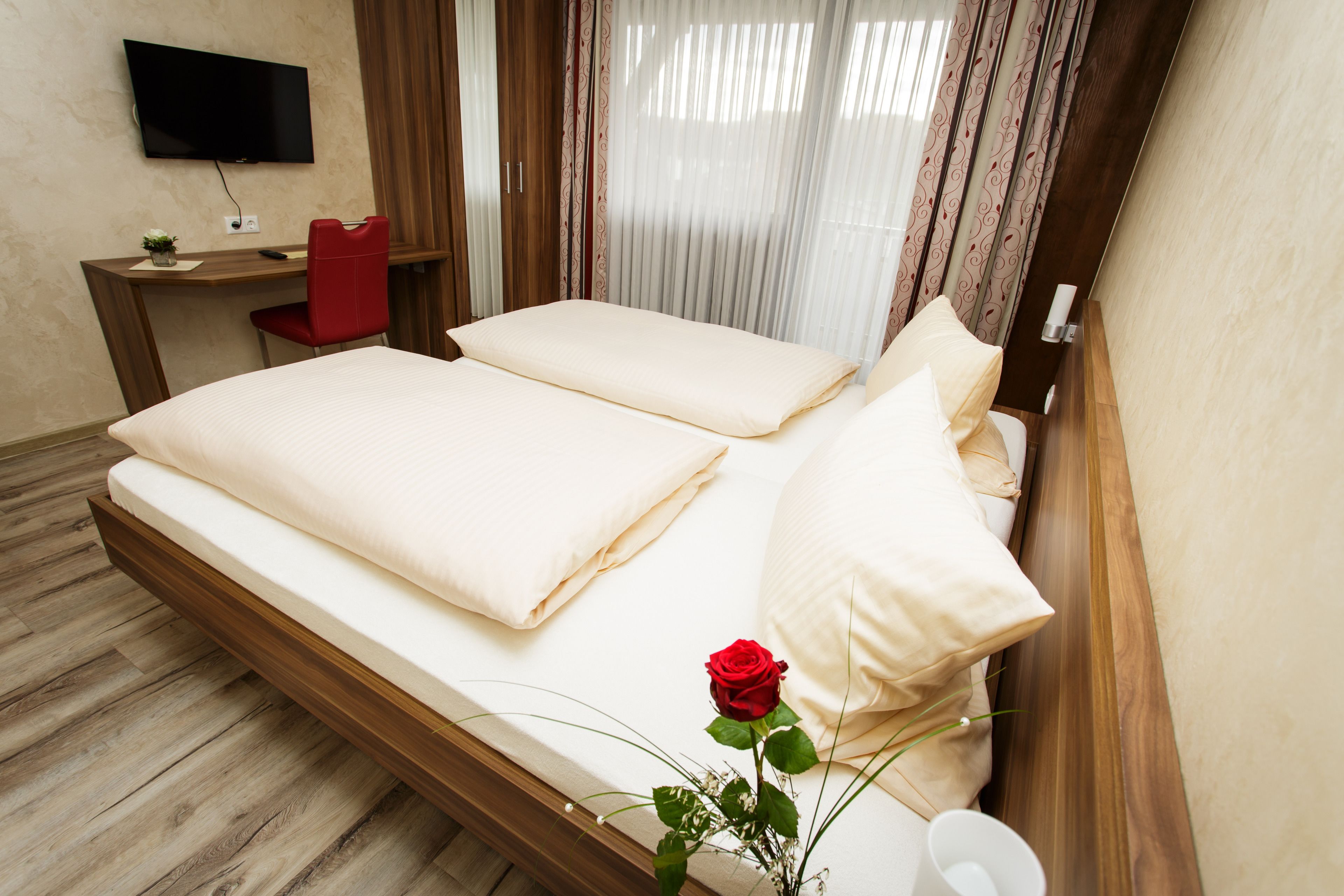 Desk, iron/ironing board, rollaway beds, free WiFi