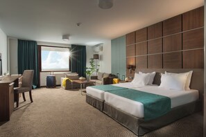 Laptop workspace, blackout drapes, free WiFi, bed sheets - Hotel Pomorie Sun (Sunny Beach)