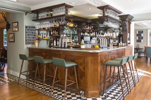 Bar (on property) - The Townhouse (Stratford-upon-Avon)