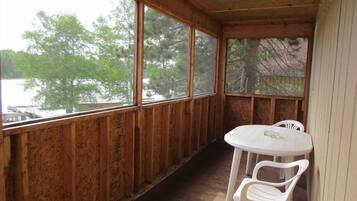 Cabin (8 Passengers) | Terrace/patio