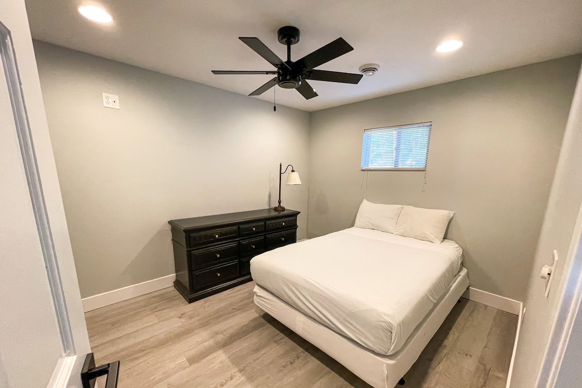 Two Bedroom Large Suite | Free WiFi, bed sheets