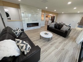 Luxury Villa | Free WiFi, bed sheets