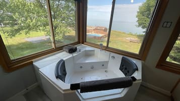 Luxury Lake View King, Jacuzzi | Wifi gratis y ropa de cama