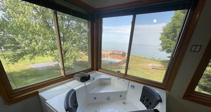 Lake Bluff Inn and Suites