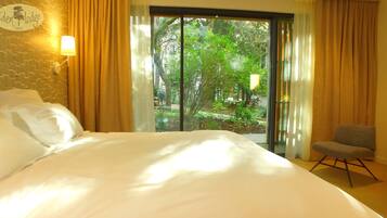 Deluxe Double Room (Bagatelle) | 1 bedroom, premium bedding, minibar, in-room safe
