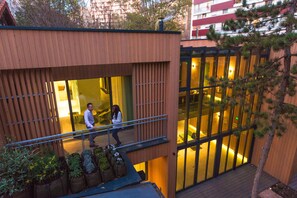 Deluxe Suite (Montsouris) | 1 bedroom, premium bedding, minibar, in-room safe - Eden Lodge Paris (Paris)