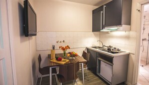 Standard Room, Shared Bathroom | Private kitchen - Central City Hostel (Oslo)