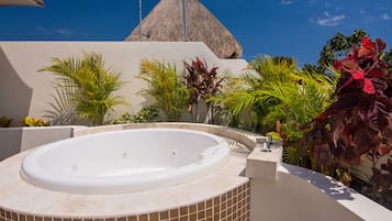 Penthouse Premium, 1 habitación, Terraza, vista al resort (Mi Cielo) | Servicios de la habitación