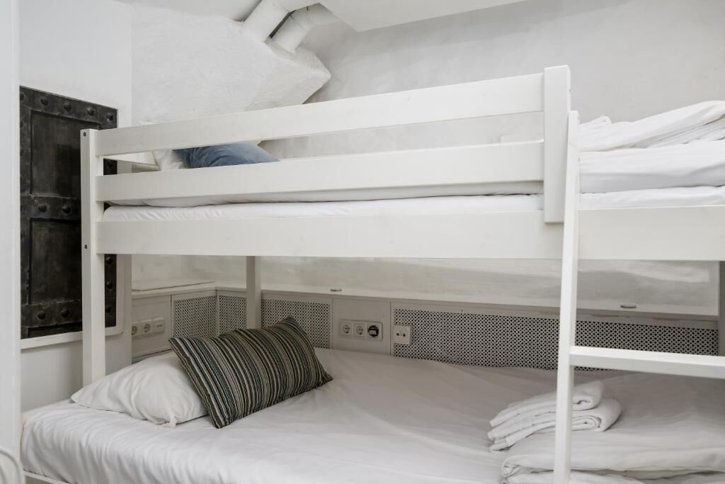 Tvåbäddsrum Compact med våningssäng och eget badrum - Utan fönster | 客室ごとに異なる装飾、客室ごとに異なるインテリア、アイロン / アイロン台、WiFi (無料)