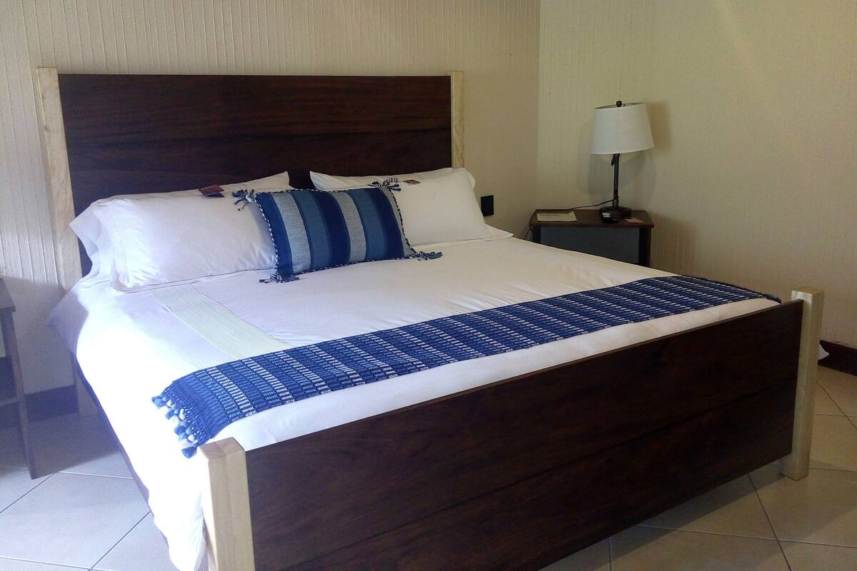 Desk, rollaway beds