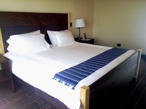 Desk, rollaway beds